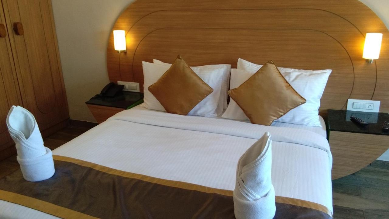 Mango Hill Central Уті Екстер'єр фото