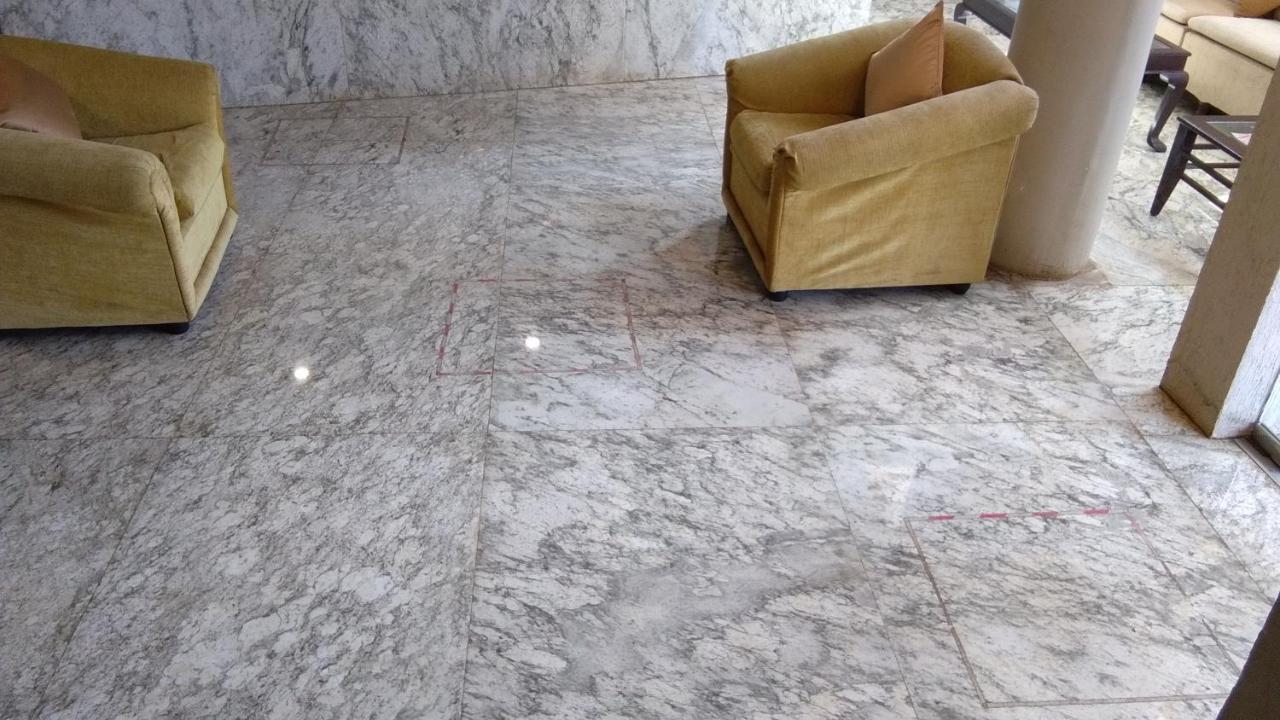 Mango Hill Central Уті Екстер'єр фото