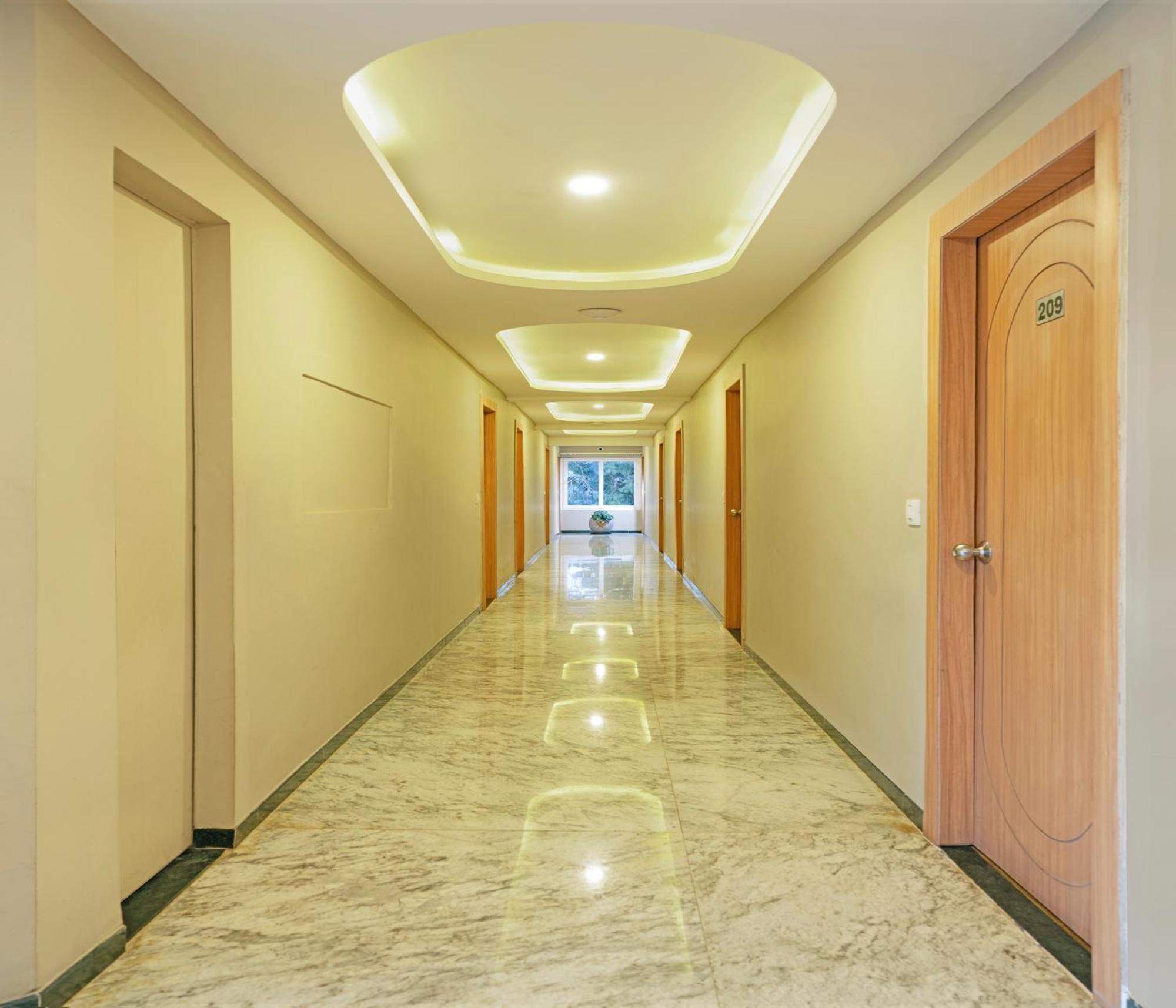 Mango Hill Central Уті Екстер'єр фото